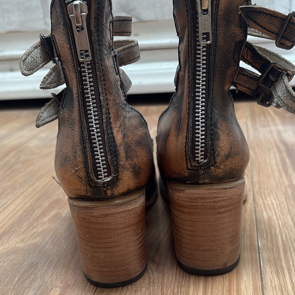 Stylish Bronze Women's Heels - Picture 3 of 5